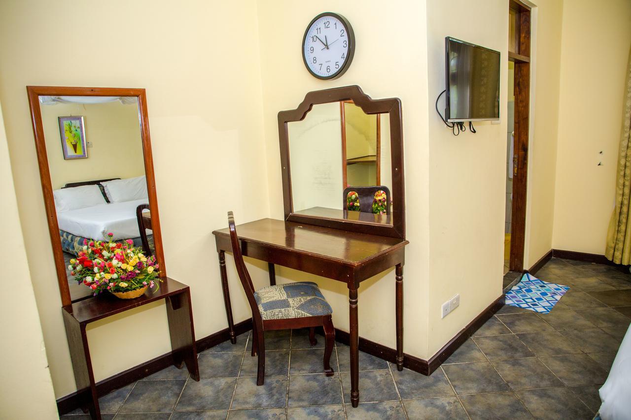 Saadani Tourist Center - Hostel 다르에스살람 외부 사진