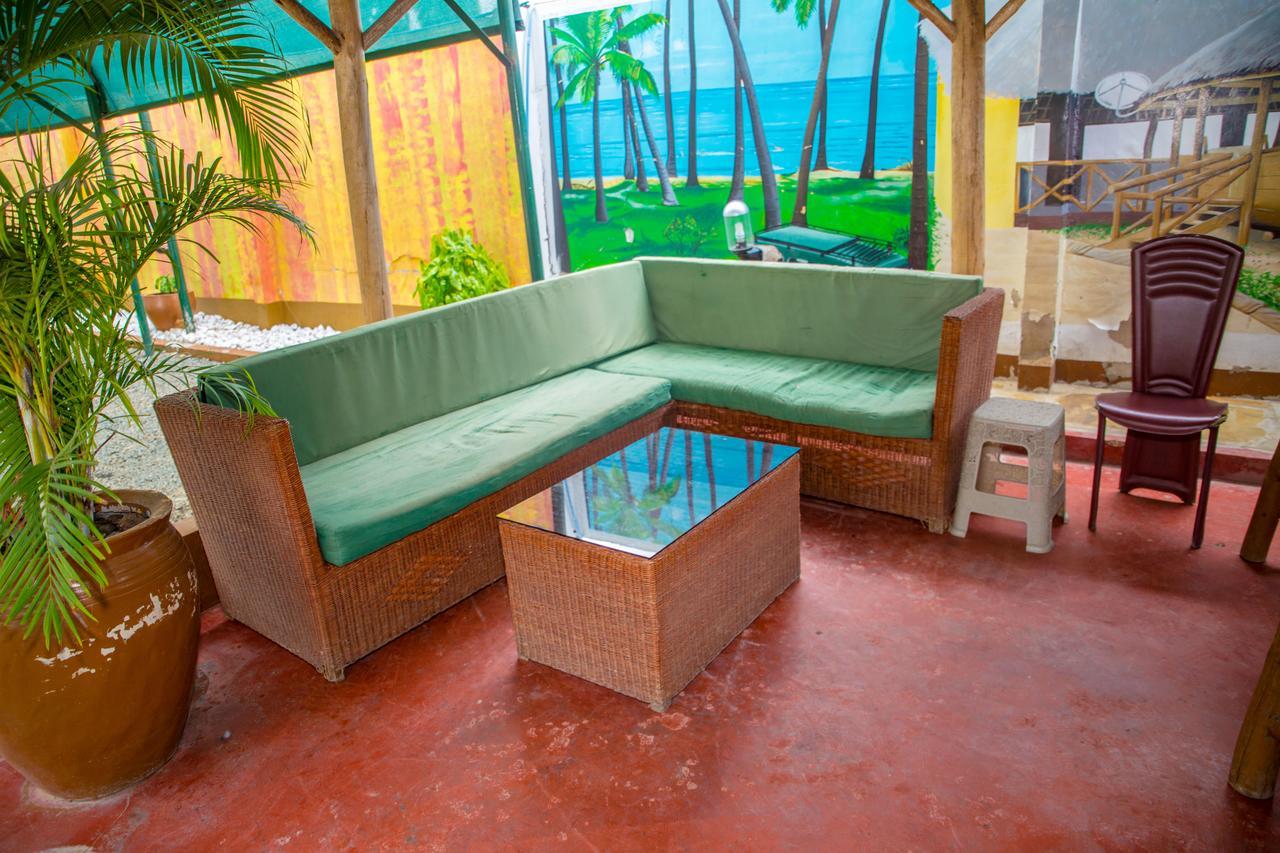 Saadani Tourist Center - Hostel 다르에스살람 외부 사진