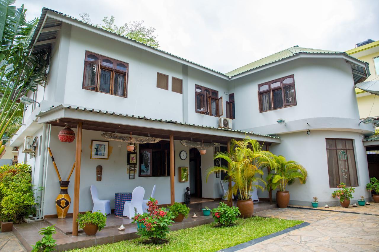 Saadani Tourist Center - Hostel 다르에스살람 외부 사진